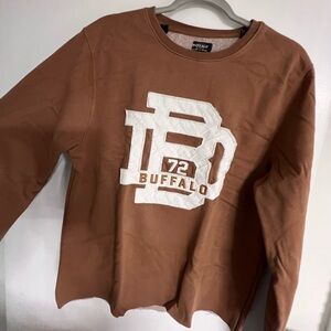 Slightly cropped sweatshirt